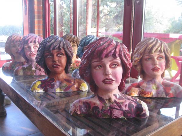 Sculpture fillette